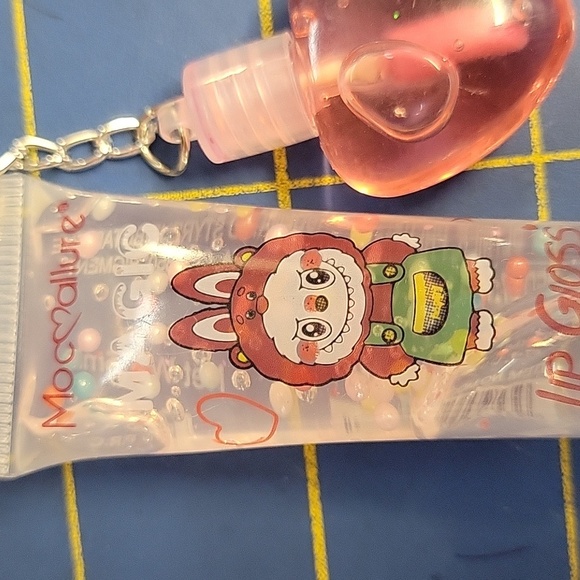 Magic Lip Gloss with Heart Lip Oil Charm New - Picture 2 of 2